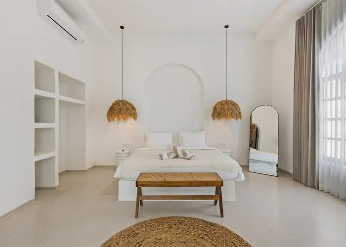 Chic All-white With Pool And Fire Pit Jimbaran