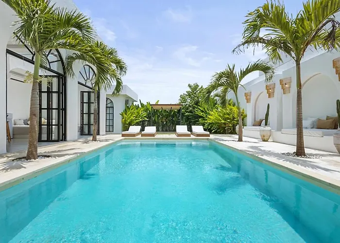 Chic All-white With Pool And Fire Pit *