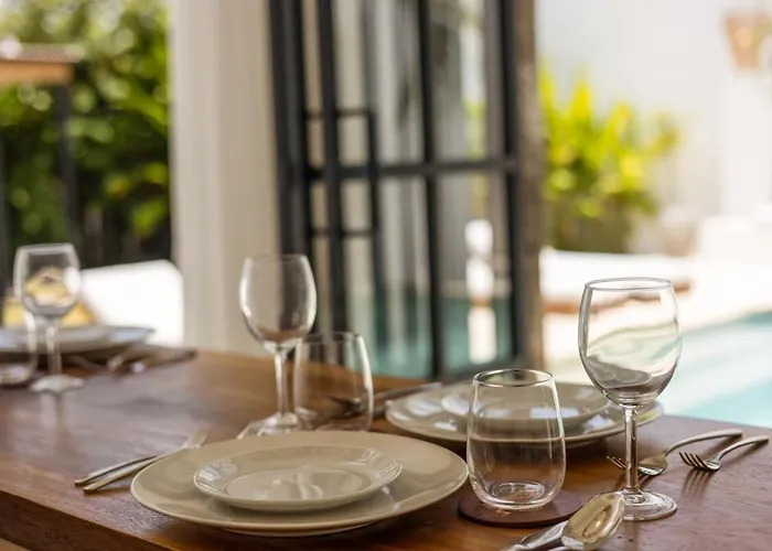 Chic All-white With Pool And Fire Pit Jimbaran