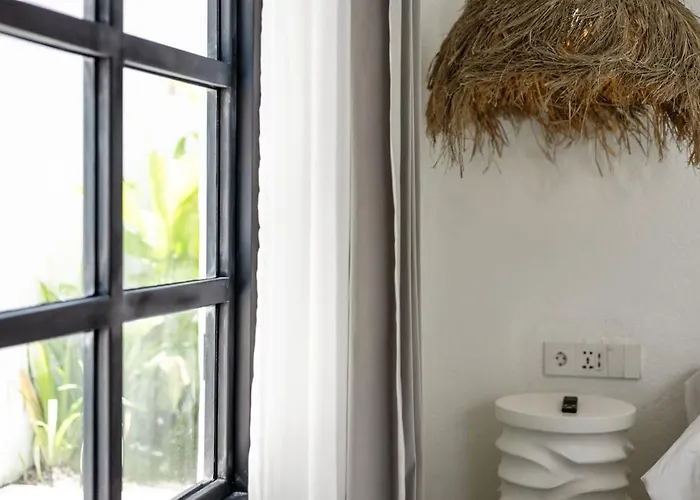 Chic All-white With Pool And Fire Pit Jimbaran