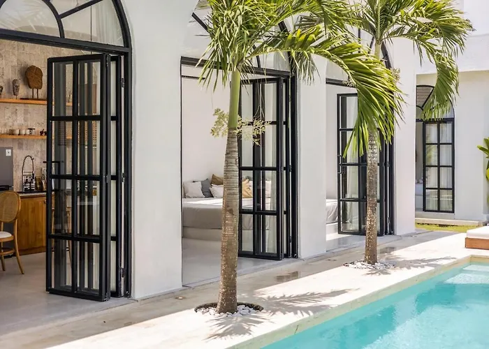 Chic All-white With Pool And Fire Pit Villa Jimbaran
