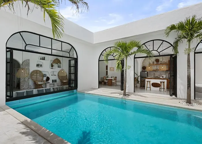 Chic All-white With Pool And Fire Pit Villa *