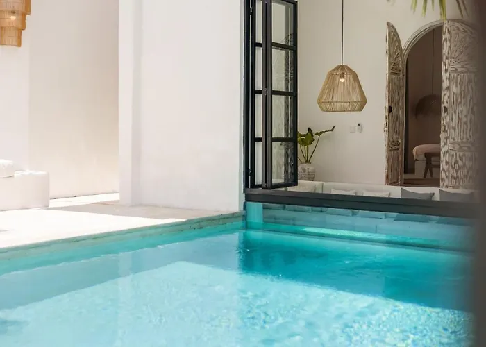 Chic All-white With Pool And Fire Pit Villa Jimbaran